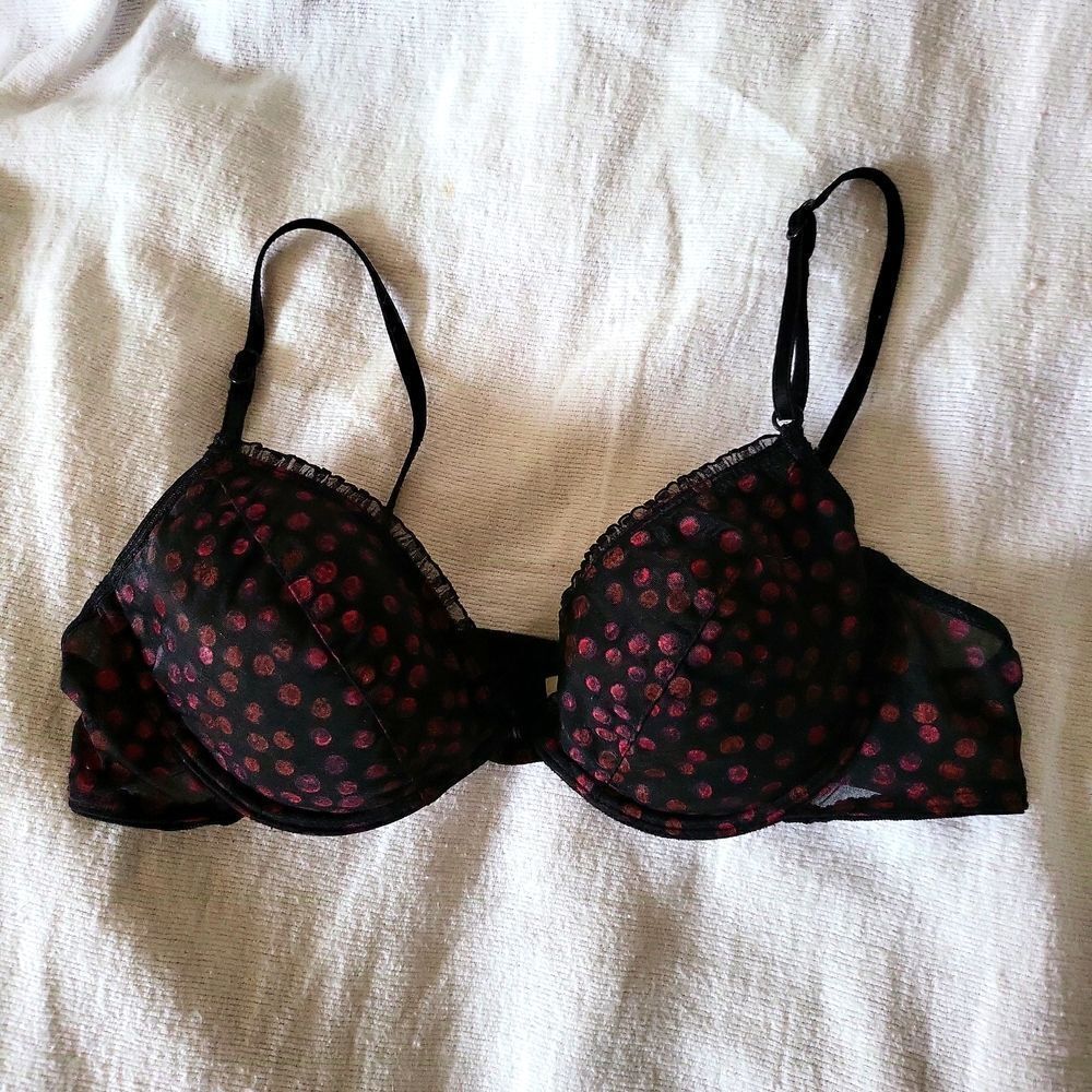 A bra no tags and no inserts, size 34 a or b